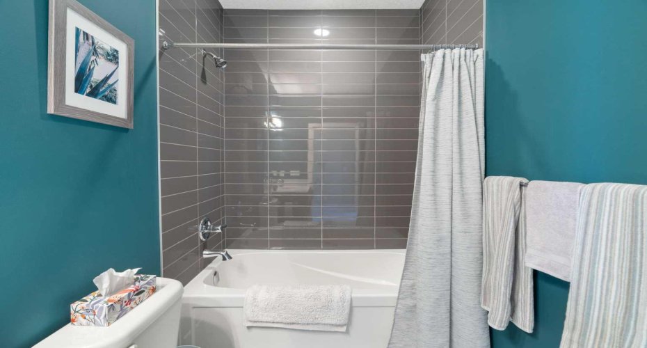 2016 35 Avenue, Calgary, Alberta T2T 2E1, 3 Bedrooms Bedrooms, ,3 BathroomsBathrooms,Residential,For Sale,35,A2291910