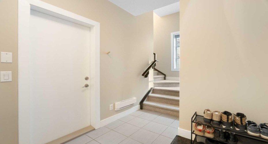 2016 35 Avenue, Calgary, Alberta T2T 2E1, 3 Bedrooms Bedrooms, ,3 BathroomsBathrooms,Residential,For Sale,35,A2291910