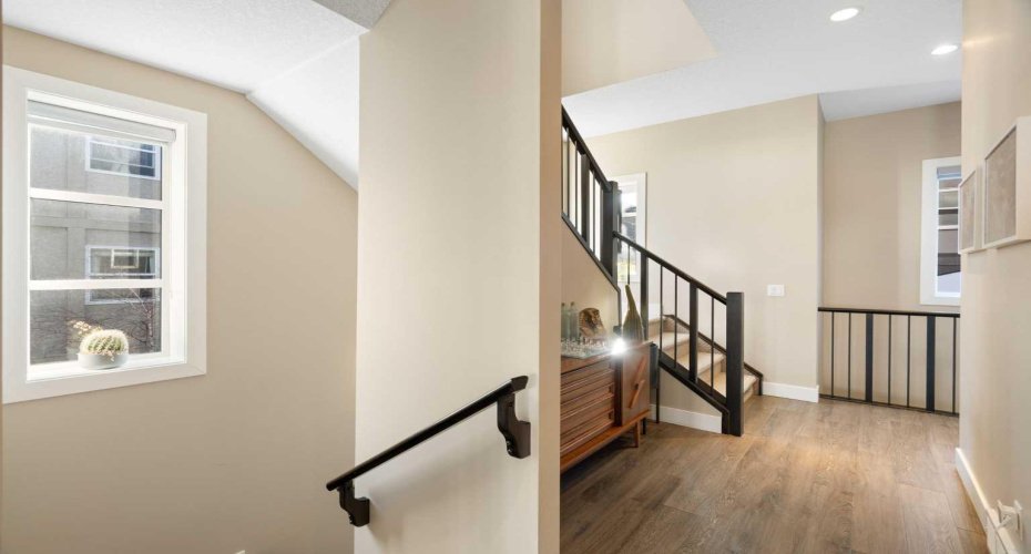 2016 35 Avenue, Calgary, Alberta T2T 2E1, 3 Bedrooms Bedrooms, ,3 BathroomsBathrooms,Residential,For Sale,35,A2291910