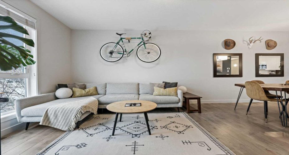 3525 69 Street, Calgary, Alberta T3B 6E8, 2 Bedrooms Bedrooms, ,3 BathroomsBathrooms,Residential,For Sale,69,A2292107