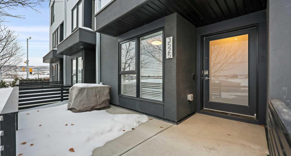3525 69 Street, Calgary, Alberta T3B 6E8, 2 Bedrooms Bedrooms, ,3 BathroomsBathrooms,Residential,For Sale,69,A2292107