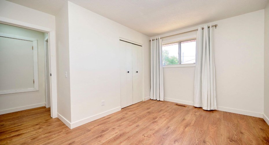 1176 Penrith Crescent, Calgary, Alberta T2A 2H9, 3 Bedrooms Bedrooms, ,2 BathroomsBathrooms,Residential,For Sale,Penrith,A2292290