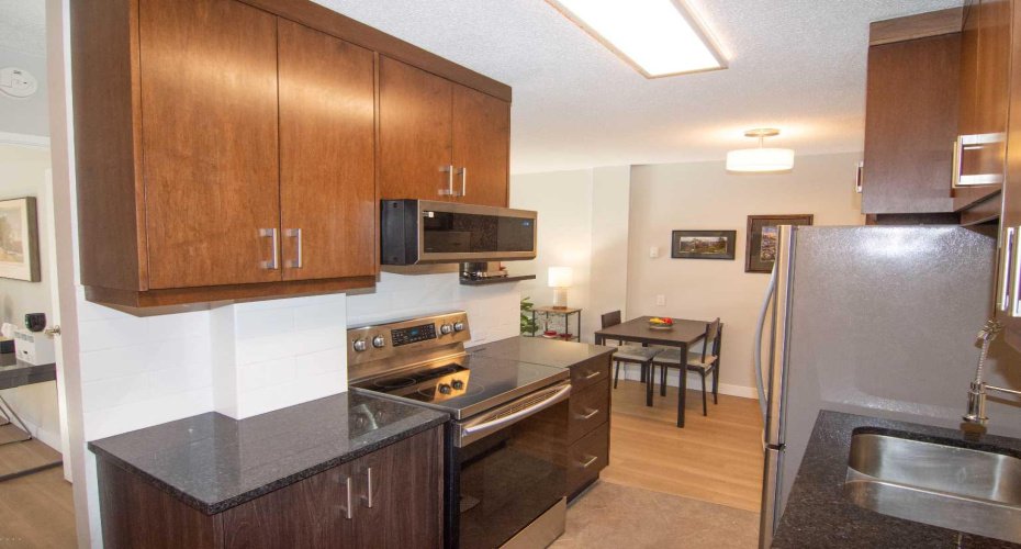 1328 13 Avenue, Calgary, Alberta T3C 0T3, 1 Bedroom Bedrooms, ,1 BathroomBathrooms,Residential,For Sale,13,A2292554