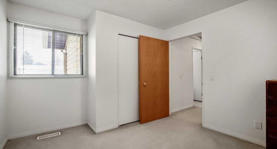 111 Deerfield Drive, Calgary, Alberta T2J 6T9, 3 Bedrooms Bedrooms, ,2 BathroomsBathrooms,Residential,For Sale,Deerfield,A2292660