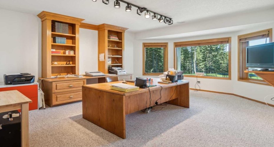 Office with a beautiful view