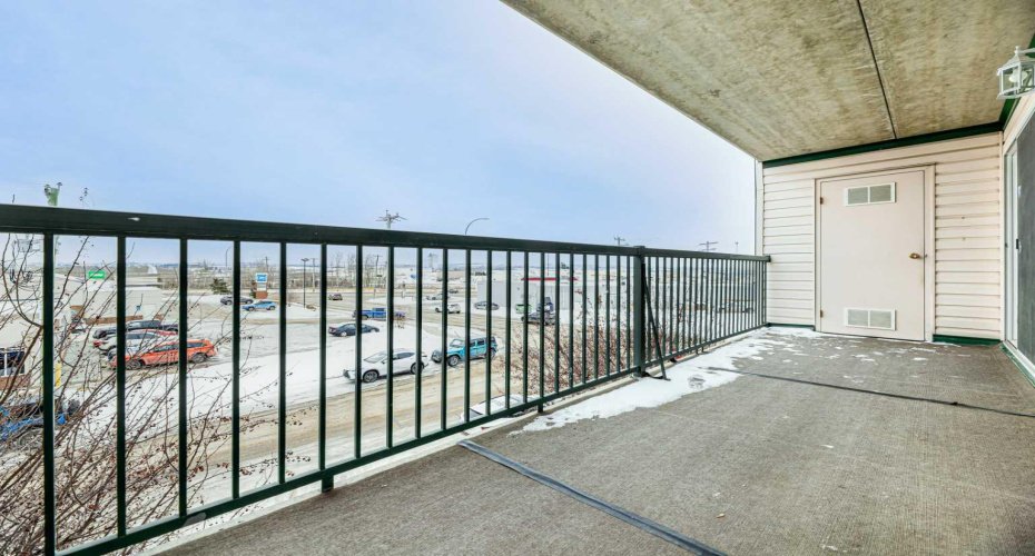 deck w/second storage area