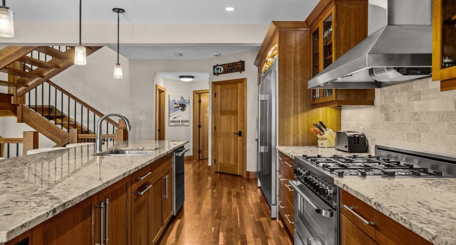 809 4th Street, Canmore, Alberta T1W2G9, 4 Bedrooms Bedrooms, ,4 BathroomsBathrooms,Residential,For Sale,4th,A2292846