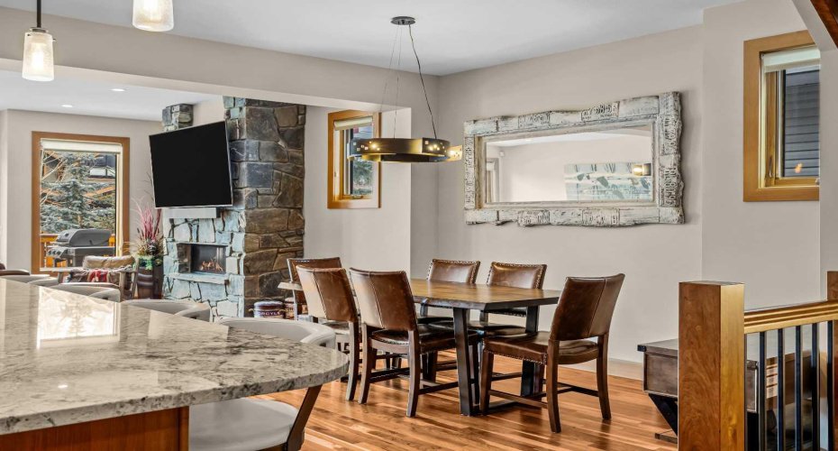 809 4th Street, Canmore, Alberta T1W2G9, 4 Bedrooms Bedrooms, ,4 BathroomsBathrooms,Residential,For Sale,4th,A2292846