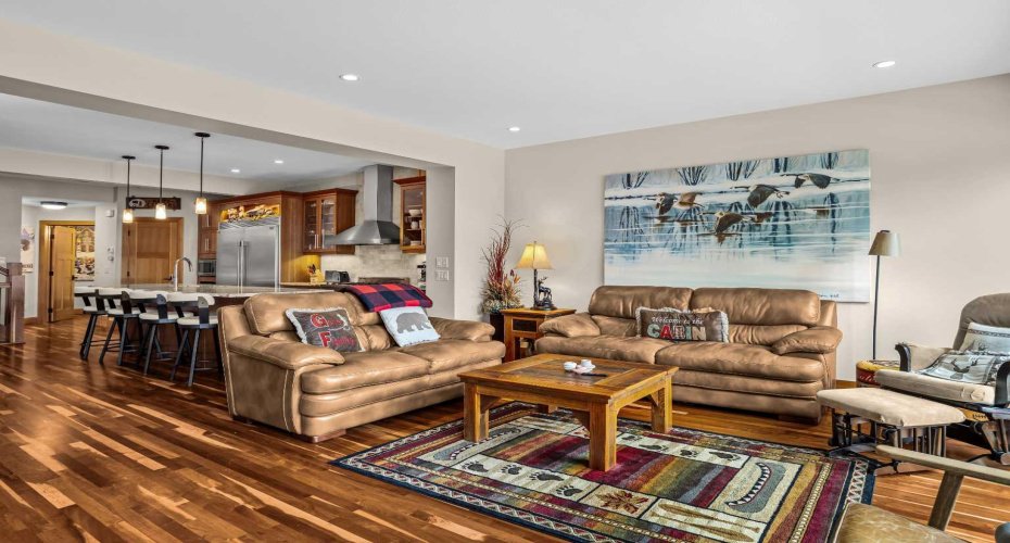 809 4th Street, Canmore, Alberta T1W2G9, 4 Bedrooms Bedrooms, ,4 BathroomsBathrooms,Residential,For Sale,4th,A2292846