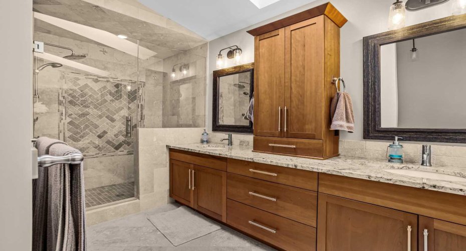 809 4th Street, Canmore, Alberta T1W2G9, 4 Bedrooms Bedrooms, ,4 BathroomsBathrooms,Residential,For Sale,4th,A2292846