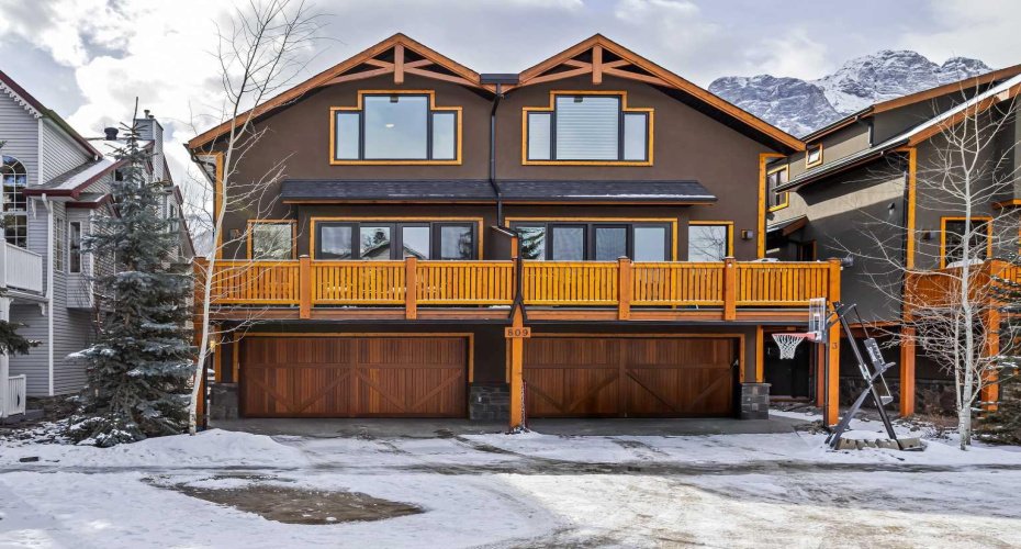 809 4th Street, Canmore, Alberta T1W2G9, 4 Bedrooms Bedrooms, ,4 BathroomsBathrooms,Residential,For Sale,4th,A2292846