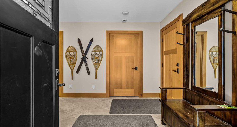 809 4th Street, Canmore, Alberta T1W2G9, 4 Bedrooms Bedrooms, ,4 BathroomsBathrooms,Residential,For Sale,4th,A2292846