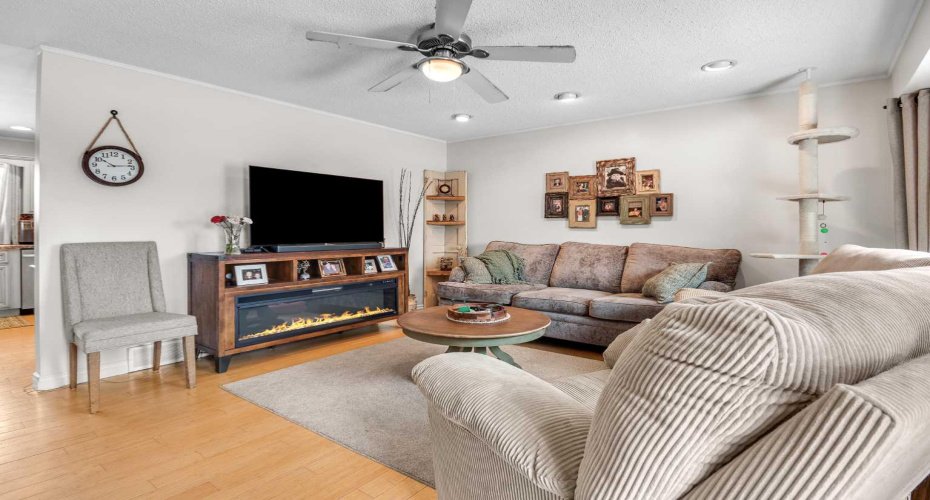 4812 53 Avenue, Kitscoty, Alberta T0B 2P0, 3 Bedrooms Bedrooms, ,2 BathroomsBathrooms,Residential,For Sale,53,A2292876