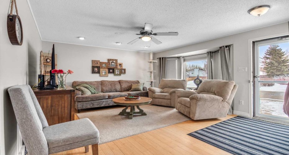 4812 53 Avenue, Kitscoty, Alberta T0B 2P0, 3 Bedrooms Bedrooms, ,2 BathroomsBathrooms,Residential,For Sale,53,A2292876