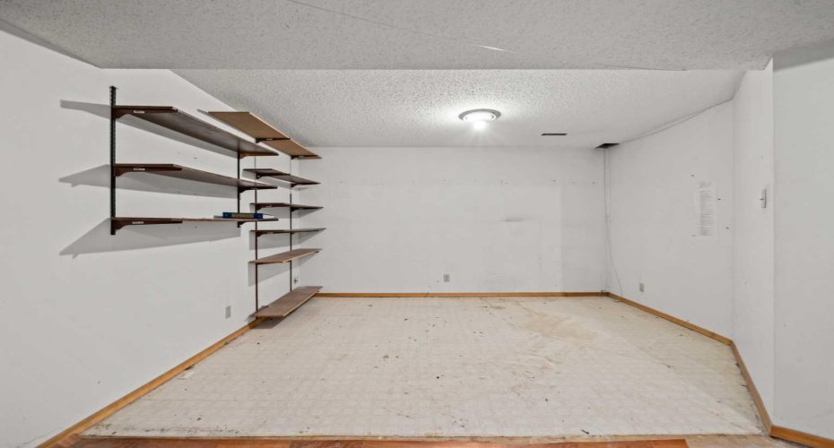 151 Deerview Court, Calgary, Alberta T2J 6B6, 3 Bedrooms Bedrooms, ,1 BathroomBathrooms,Residential,For Sale,Deerview,A2292961