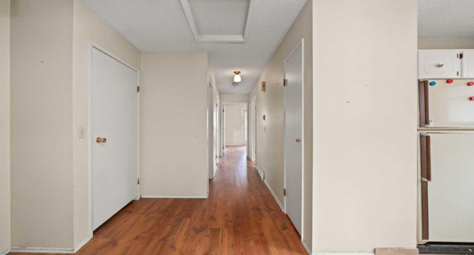 151 Deerview Court, Calgary, Alberta T2J 6B6, 3 Bedrooms Bedrooms, ,1 BathroomBathrooms,Residential,For Sale,Deerview,A2292961