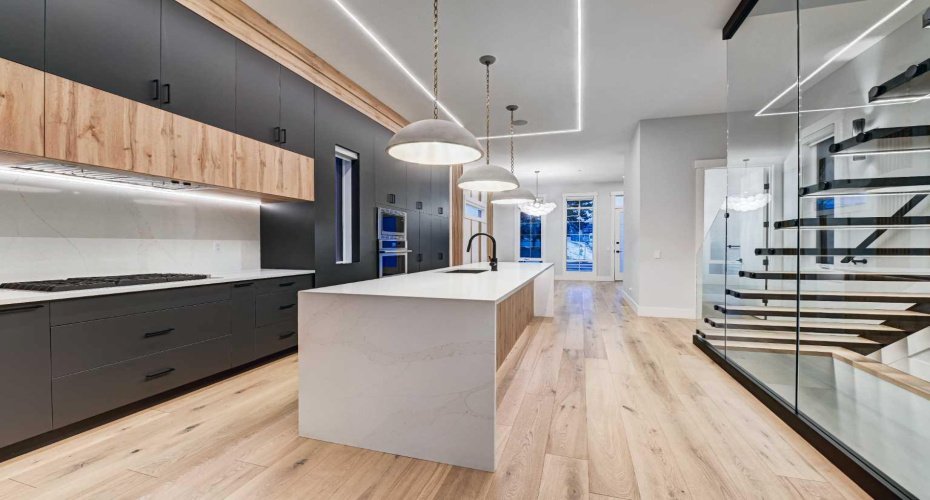 1904 13 Street, Calgary, Alberta T2T3P6, 4 Bedrooms Bedrooms, ,4 BathroomsBathrooms,Residential,For Sale,13,A2292980