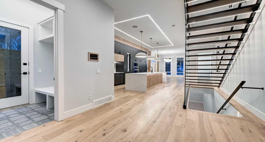 1904 13 Street, Calgary, Alberta T2T3P6, 4 Bedrooms Bedrooms, ,4 BathroomsBathrooms,Residential,For Sale,13,A2292980