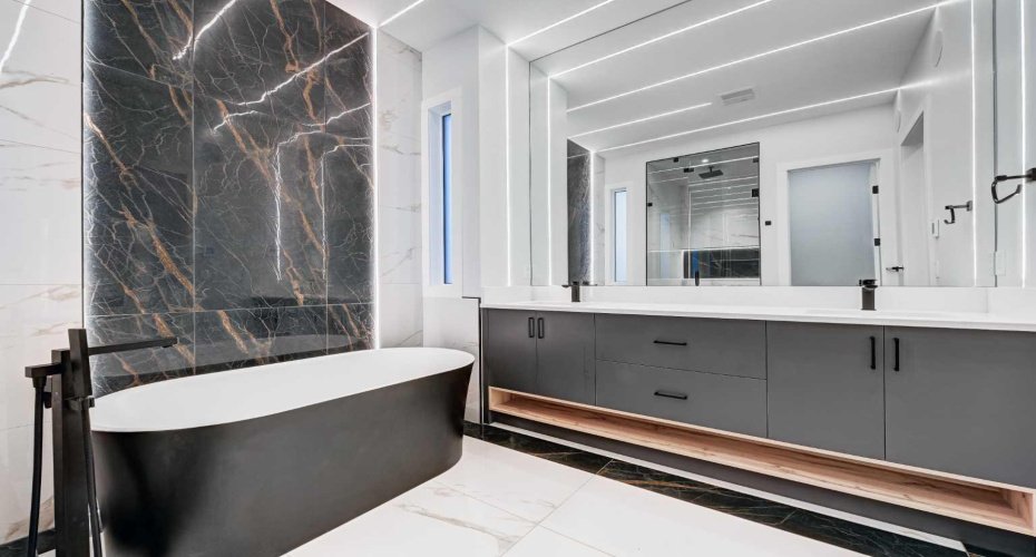 1904 13 Street, Calgary, Alberta T2T3P6, 4 Bedrooms Bedrooms, ,4 BathroomsBathrooms,Residential,For Sale,13,A2292980