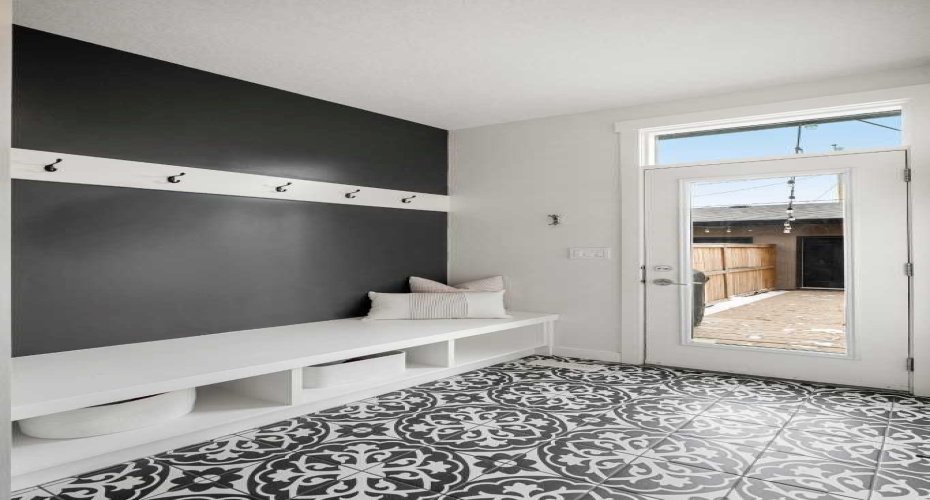 3917 2 Street, Calgary, Alberta T2K 0Y7, 4 Bedrooms Bedrooms, ,4 BathroomsBathrooms,Residential,For Sale,2,A2293175