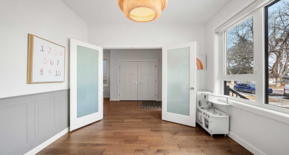 3917 2 Street, Calgary, Alberta T2K 0Y7, 4 Bedrooms Bedrooms, ,4 BathroomsBathrooms,Residential,For Sale,2,A2293175