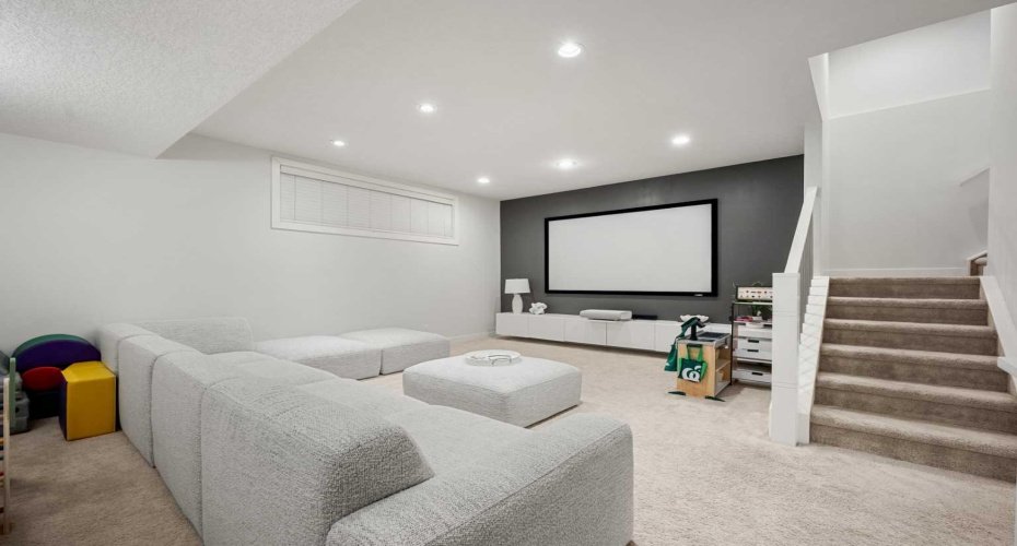 3917 2 Street, Calgary, Alberta T2K 0Y7, 4 Bedrooms Bedrooms, ,4 BathroomsBathrooms,Residential,For Sale,2,A2293175