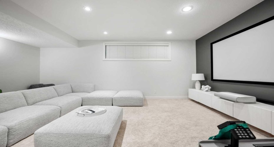 3917 2 Street, Calgary, Alberta T2K 0Y7, 4 Bedrooms Bedrooms, ,4 BathroomsBathrooms,Residential,For Sale,2,A2293175