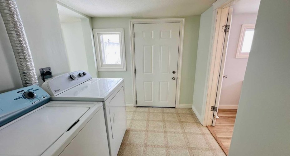 1133 300 Newcastle Place, Drumheller, Alberta T0J 0Y2, 2 Bedrooms Bedrooms, ,2 BathroomsBathrooms,Residential,For Sale,300 Newcastle Place,A2293256