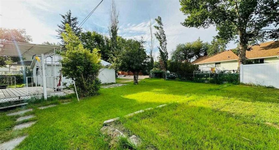 1133 300 Newcastle Place, Drumheller, Alberta T0J 0Y2, 2 Bedrooms Bedrooms, ,2 BathroomsBathrooms,Residential,For Sale,300 Newcastle Place,A2293256