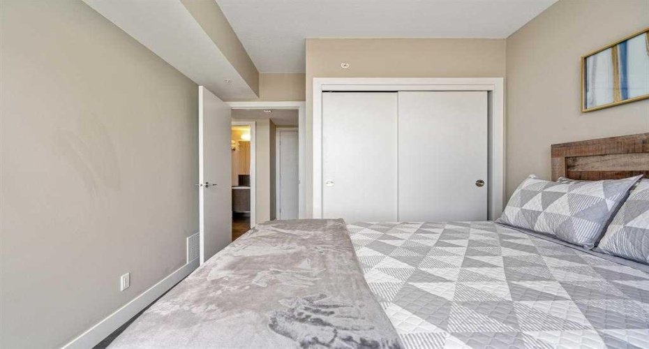 1188 3 Street, Calgary, Alberta T2G1H8, 2 Bedrooms Bedrooms, ,2 BathroomsBathrooms,Residential,For Sale,3,A2293638