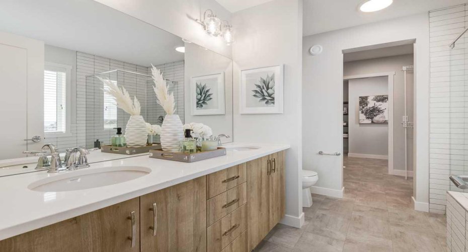 PLEASE NOTE: Photos are of a finished Showhome of the same model – fit and finish may differ on finished spec home. Interior selections and floorplans shown in photos.