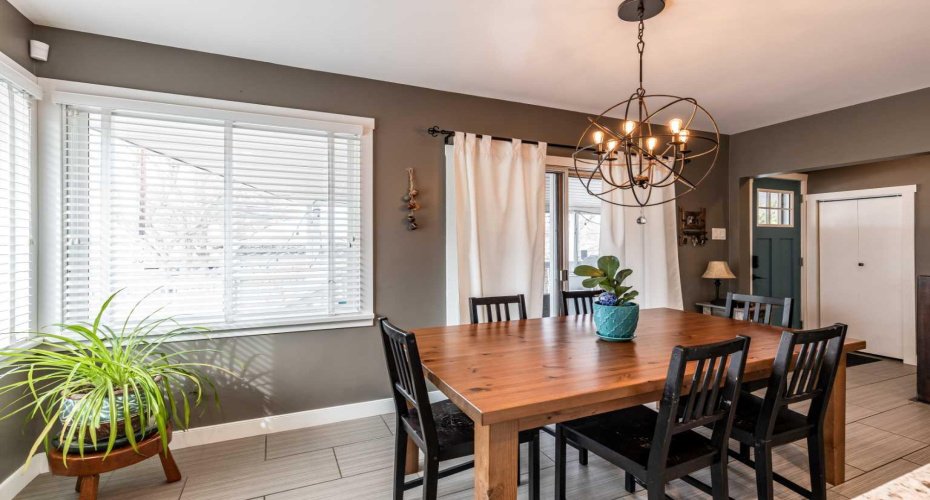 278 8 Street, Medicine Hat, Alberta T1A 4L7, 3 Bedrooms Bedrooms, ,2 BathroomsBathrooms,Residential,For Sale,8,A2293660