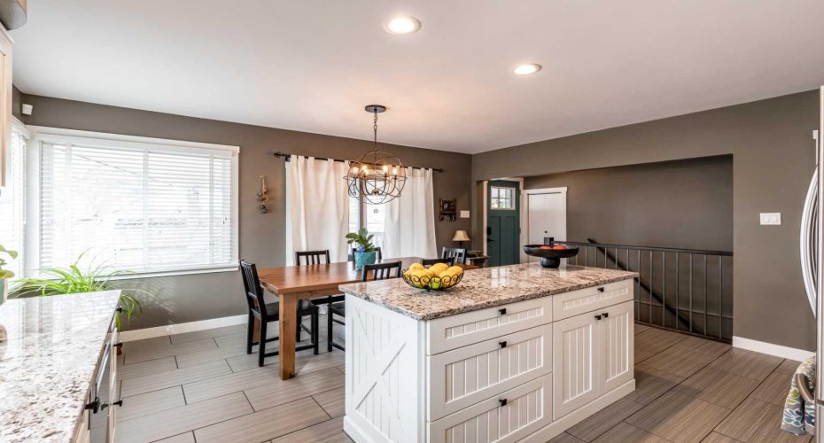 278 8 Street, Medicine Hat, Alberta T1A 4L7, 3 Bedrooms Bedrooms, ,2 BathroomsBathrooms,Residential,For Sale,8,A2293660