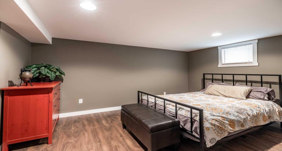 278 8 Street, Medicine Hat, Alberta T1A 4L7, 3 Bedrooms Bedrooms, ,2 BathroomsBathrooms,Residential,For Sale,8,A2293660