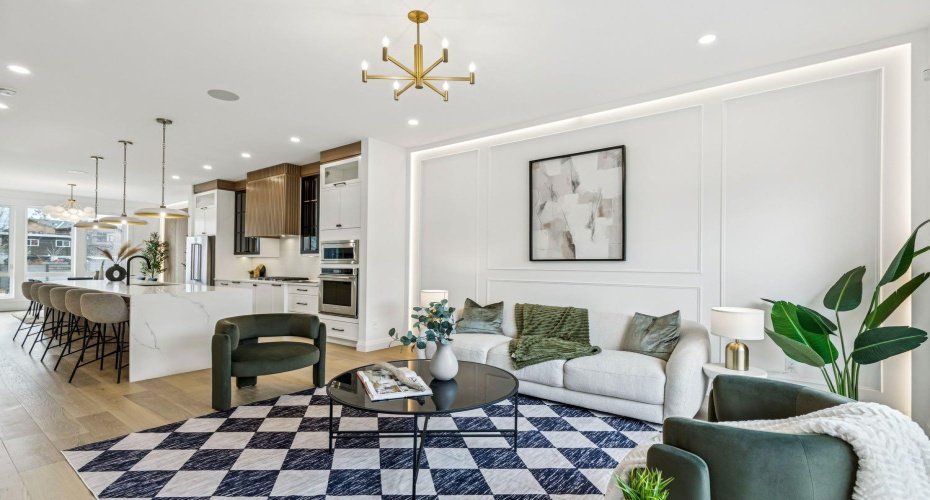 525 32 Street, Calgary, Alberta T2N 2V8, 6 Bedrooms Bedrooms, ,5 BathroomsBathrooms,Residential,For Sale,32,A2293675