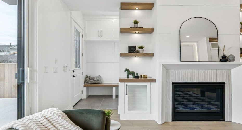 525 32 Street, Calgary, Alberta T2N 2V8, 6 Bedrooms Bedrooms, ,5 BathroomsBathrooms,Residential,For Sale,32,A2293675