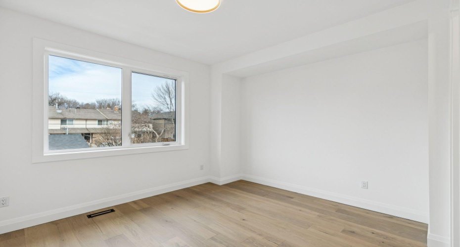 525 32 Street, Calgary, Alberta T2N 2V8, 6 Bedrooms Bedrooms, ,5 BathroomsBathrooms,Residential,For Sale,32,A2293675