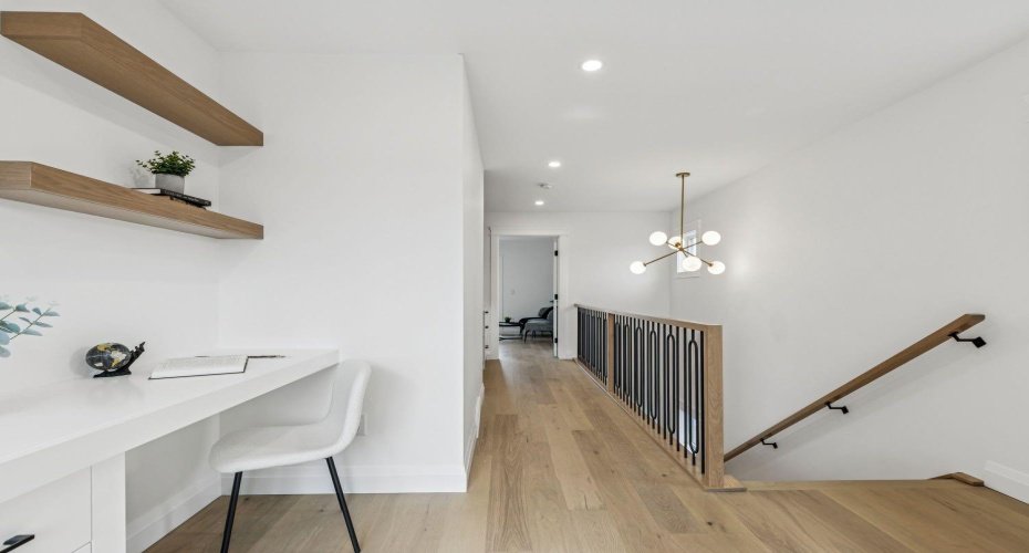 525 32 Street, Calgary, Alberta T2N 2V8, 6 Bedrooms Bedrooms, ,5 BathroomsBathrooms,Residential,For Sale,32,A2293675