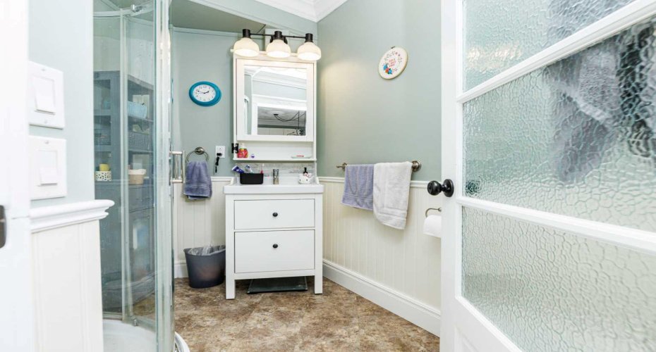 4929 50 Avenue, Lacombe, Alberta T4L 1H4, ,Commercial,For Sale,50,A2293710