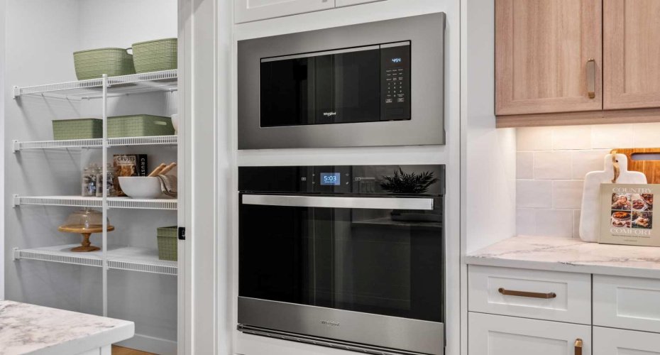 45 Wolf Hollow Common, Calgary, Alberta T2X 6A2, 6 Bedrooms Bedrooms, ,4 BathroomsBathrooms,Residential,For Sale,Wolf Hollow,A2293725