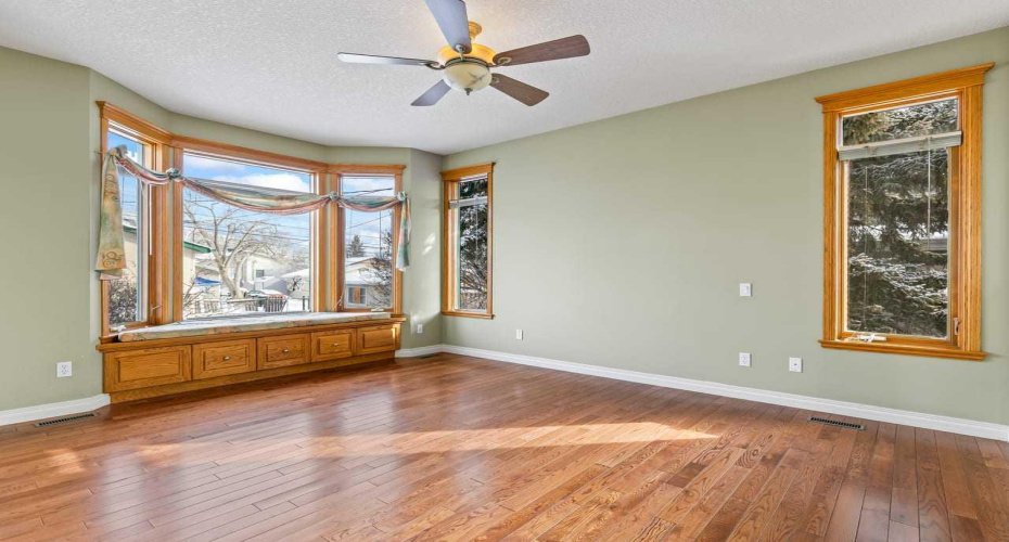 1622 23 Avenue, Calgary, Alberta T2M 1V3, 4 Bedrooms Bedrooms, ,3 BathroomsBathrooms,Residential,For Sale,23,A2293740