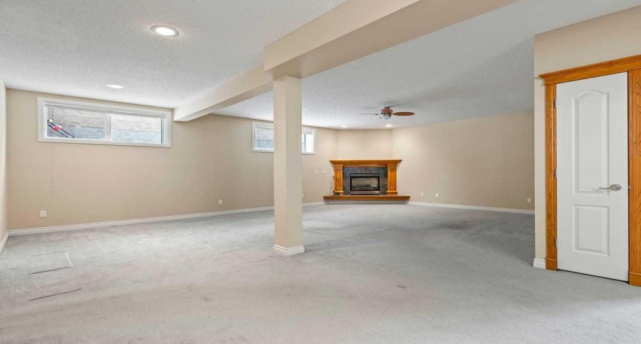 1622 23 Avenue, Calgary, Alberta T2M 1V3, 4 Bedrooms Bedrooms, ,3 BathroomsBathrooms,Residential,For Sale,23,A2293740