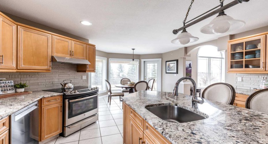 3095 Cottonwood Way, Medicine Hat, Alberta T1B4J6, 4 Bedrooms Bedrooms, ,3 BathroomsBathrooms,Residential,For Sale,Cottonwood,A2293787