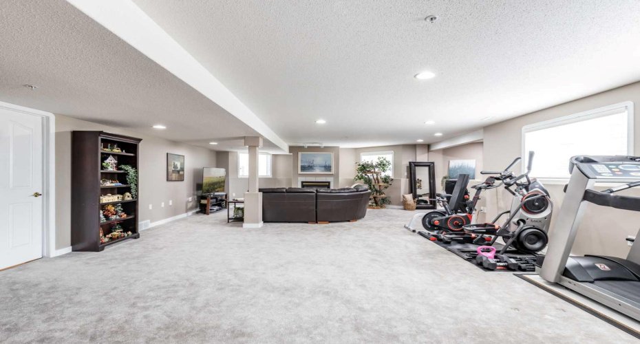 3095 Cottonwood Way, Medicine Hat, Alberta T1B4J6, 4 Bedrooms Bedrooms, ,3 BathroomsBathrooms,Residential,For Sale,Cottonwood,A2293787