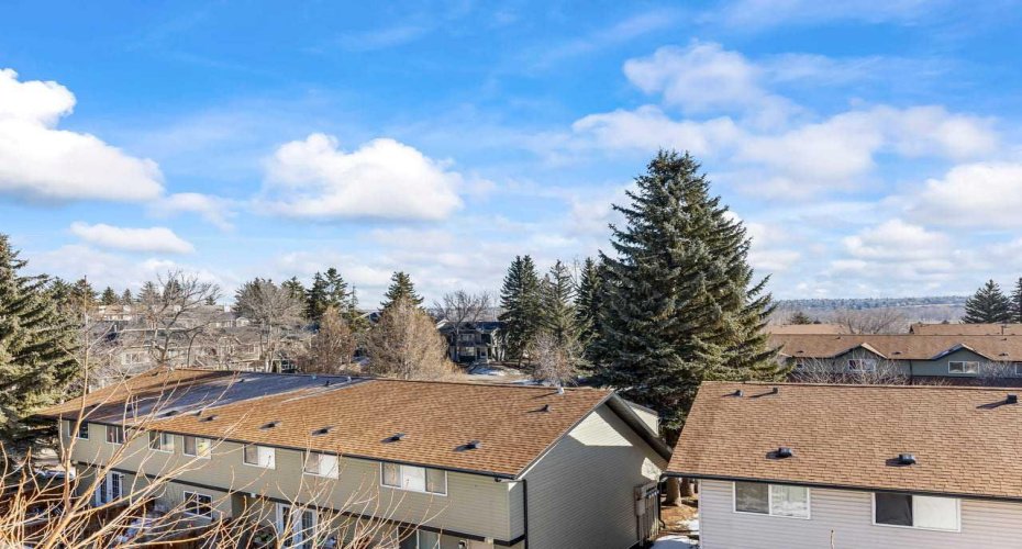 2022 Canyon Meadows Drive, Calgary, Alberta T2J 7H1, 2 Bedrooms Bedrooms, ,2 BathroomsBathrooms,Residential,For Sale,Canyon Meadows,A2293821