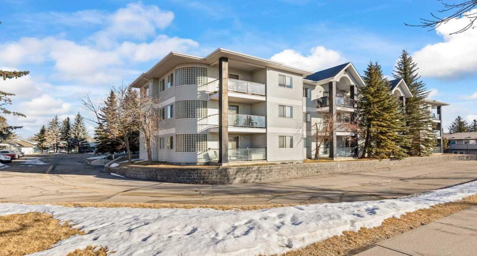 2022 Canyon Meadows Drive, Calgary, Alberta T2J 7H1, 2 Bedrooms Bedrooms, ,2 BathroomsBathrooms,Residential,For Sale,Canyon Meadows,A2293821