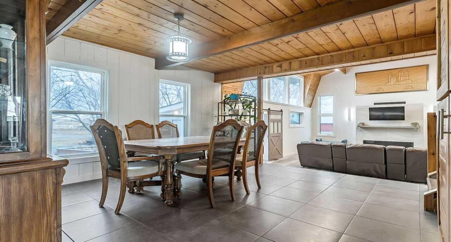 253043 Range Road 280, Rural Rocky View County, Alberta T1Z 0E3, 4 Bedrooms Bedrooms, ,3 BathroomsBathrooms,Residential,For Sale,Range Road 280,A2293825