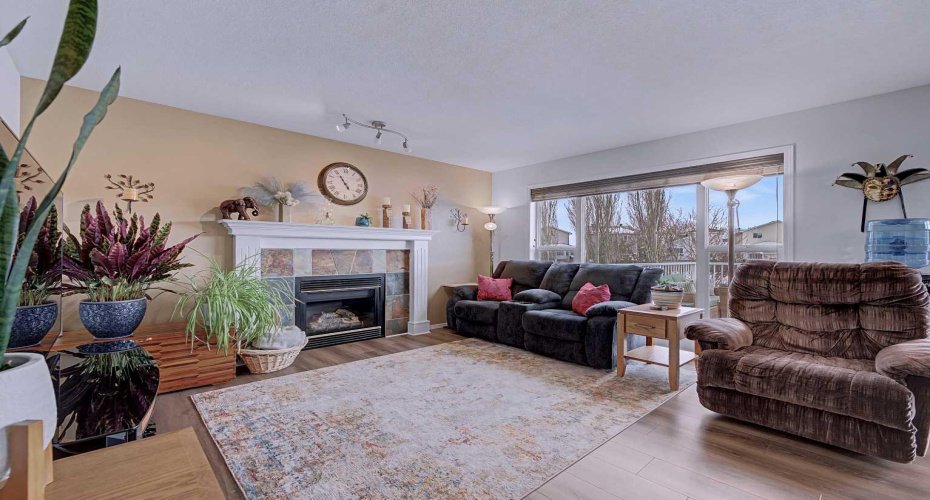 417 Lineham Acres Drive, High River, Alberta T1V 1W6, 3 Bedrooms Bedrooms, ,4 BathroomsBathrooms,Residential,For Sale,Lineham Acres,A2293963