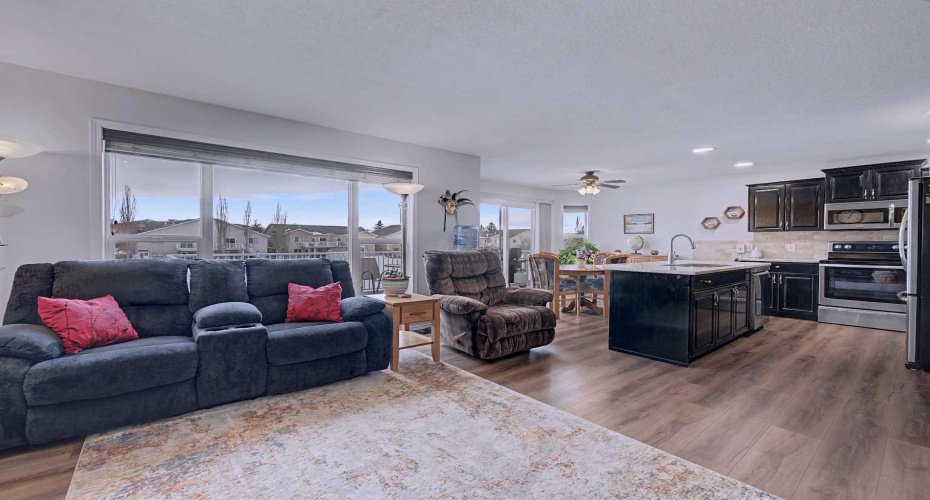 417 Lineham Acres Drive, High River, Alberta T1V 1W6, 3 Bedrooms Bedrooms, ,4 BathroomsBathrooms,Residential,For Sale,Lineham Acres,A2293963