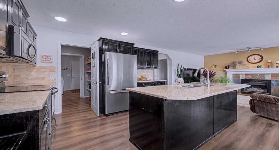 417 Lineham Acres Drive, High River, Alberta T1V 1W6, 3 Bedrooms Bedrooms, ,4 BathroomsBathrooms,Residential,For Sale,Lineham Acres,A2293963